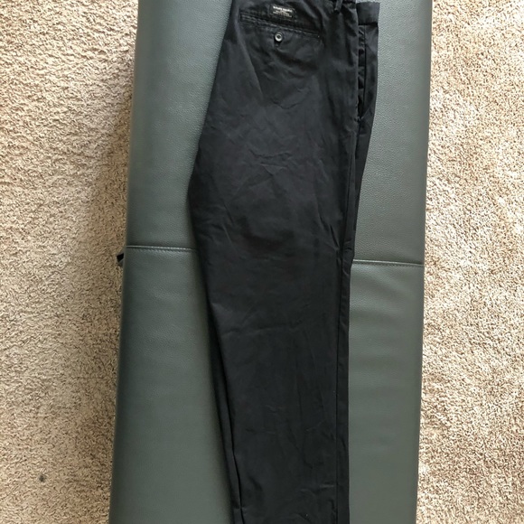 Flawless, Excellent condition, brand name clothes! - Picture 3 of 3